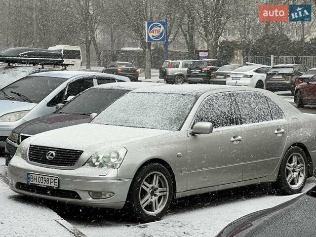 Серый Лексус ЛС, объемом двигателя 4.3 л и пробегом 359 тыс. км за 5700 $, фото 1 на Automoto.ua
