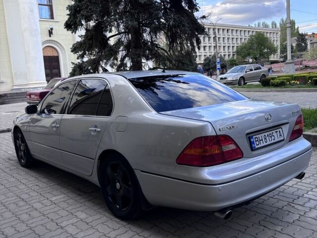 Серый Лексус ЛС, объемом двигателя 4.3 л и пробегом 333 тыс. км за 6300 $, фото 9 на Automoto.ua