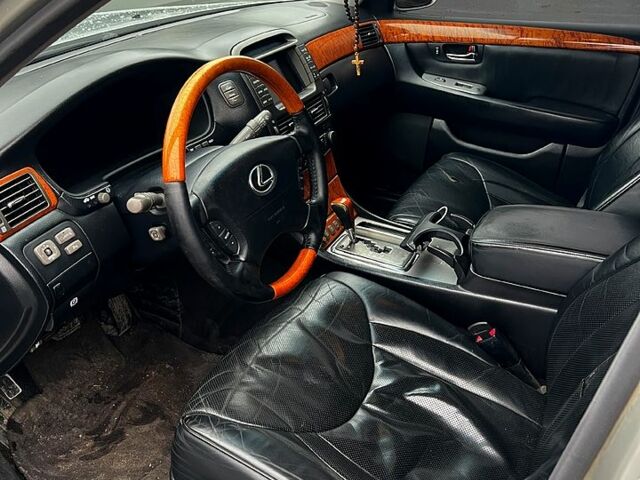 Серый Лексус ЛС, объемом двигателя 4.3 л и пробегом 300 тыс. км за 5555 $, фото 9 на Automoto.ua