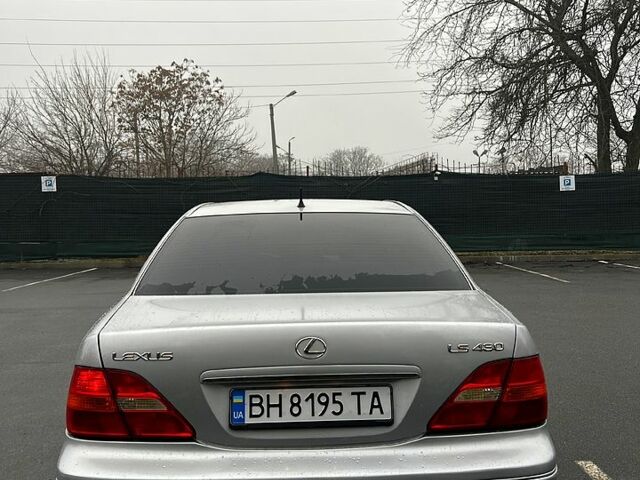 Серый Лексус ЛС, объемом двигателя 4.3 л и пробегом 300 тыс. км за 5555 $, фото 5 на Automoto.ua