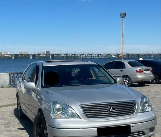 Серый Лексус ЛС, объемом двигателя 4.3 л и пробегом 350 тыс. км за 6000 $, фото 1 на Automoto.ua