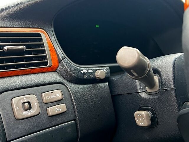 Серый Лексус ЛС, объемом двигателя 4.3 л и пробегом 300 тыс. км за 5555 $, фото 10 на Automoto.ua