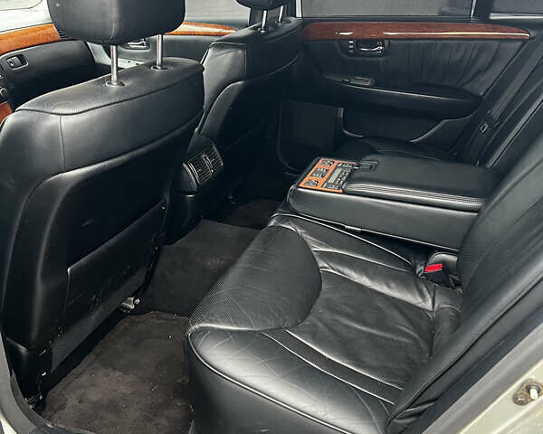 Серый Лексус ЛС, объемом двигателя 4.29 л и пробегом 370 тыс. км за 5555 $, фото 17 на Automoto.ua