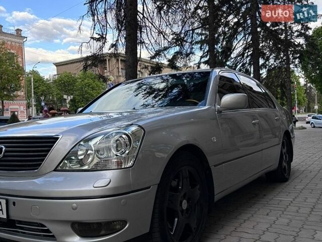 Серый Лексус ЛС, объемом двигателя 4.29 л и пробегом 333 тыс. км за 6300 $, фото 4 на Automoto.ua
