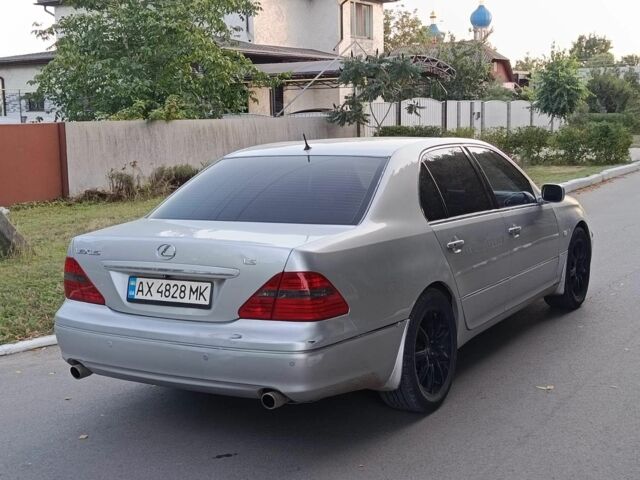 Сірий Лексус ЛС, об'ємом двигуна 4 л та пробігом 386 тис. км за 5523 $, фото 4 на Automoto.ua