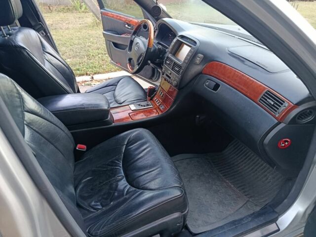 Сірий Лексус ЛС, об'ємом двигуна 4 л та пробігом 386 тис. км за 5523 $, фото 6 на Automoto.ua