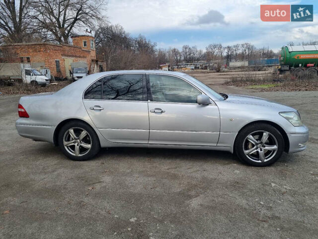 Серый Лексус ЛС, объемом двигателя 4.29 л и пробегом 259 тыс. км за 6700 $, фото 3 на Automoto.ua