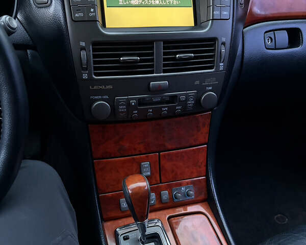 Лексус ЛС 2005 в Виннице на Automoto.ua Серый Лексус ЛС, объемом двигателя 4.29 л и пробегом 350 тыс. км за 3999 $, фото 9 на Automoto.ua