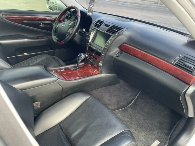 Сірий Лексус ЛС, об'ємом двигуна 4.6 л та пробігом 200 тис. км за 12500 $, фото 14 на Automoto.ua