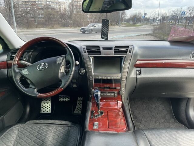 Сірий Лексус ЛС, об'ємом двигуна 4.6 л та пробігом 200 тис. км за 12500 $, фото 16 на Automoto.ua