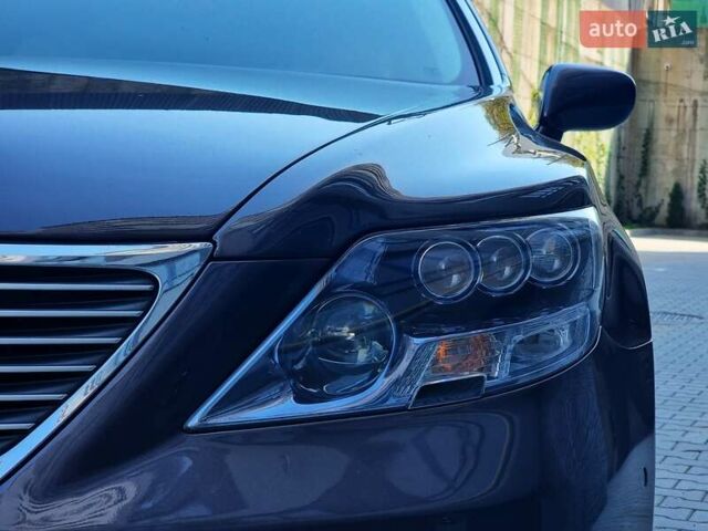 Серый Лексус ЛС, объемом двигателя 4.97 л и пробегом 237 тыс. км за 16999 $, фото 11 на Automoto.ua