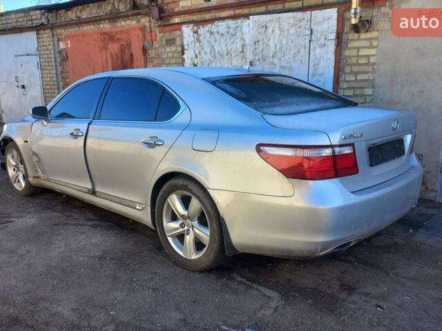 Серый Лексус ЛС, объемом двигателя 4.61 л и пробегом 190 тыс. км за 8500 $, фото 7 на Automoto.ua