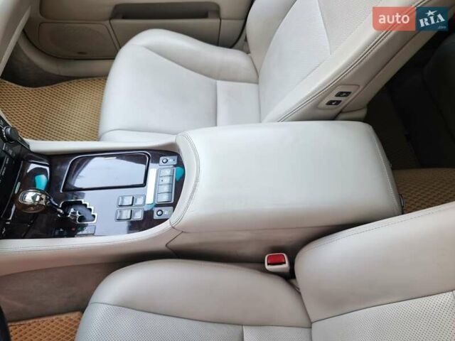 Серый Лексус ЛС, объемом двигателя 4.97 л и пробегом 237 тыс. км за 16999 $, фото 52 на Automoto.ua