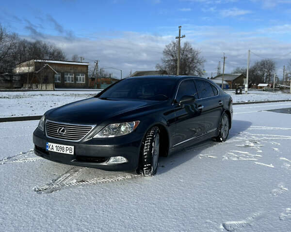 Серый Лексус ЛС, объемом двигателя 4.6 л и пробегом 183 тыс. км за 9700 $, фото 9 на Automoto.ua