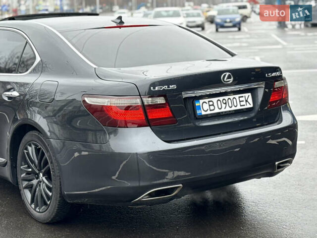 Серый Лексус ЛС, объемом двигателя 4.6 л и пробегом 323 тыс. км за 10400 $, фото 5 на Automoto.ua