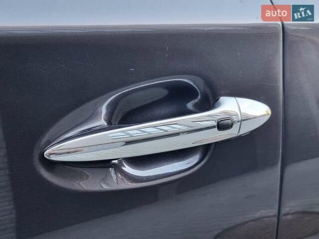 Серый Лексус ЛС, объемом двигателя 4.97 л и пробегом 237 тыс. км за 16999 $, фото 20 на Automoto.ua