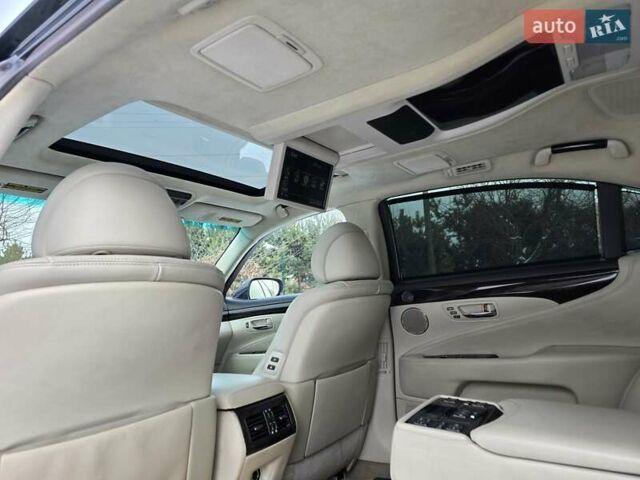 Сірий Лексус ЛС, об'ємом двигуна 5 л та пробігом 237 тис. км за 15499 $, фото 91 на Automoto.ua