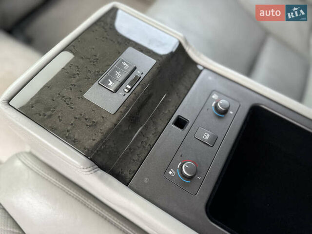 Серый Лексус ЛС, объемом двигателя 4.6 л и пробегом 323 тыс. км за 10400 $, фото 15 на Automoto.ua