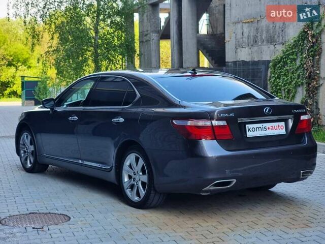 Серый Лексус ЛС, объемом двигателя 4.97 л и пробегом 237 тыс. км за 16999 $, фото 6 на Automoto.ua