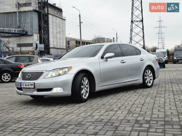 Серый Лексус ЛС, объемом двигателя 4.61 л и пробегом 290 тыс. км за 9000 $, фото 4 на Automoto.ua