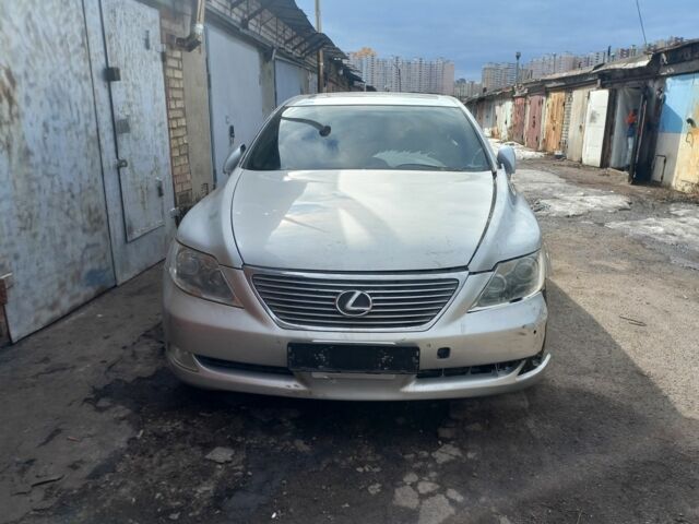 Серый Лексус ЛС, объемом двигателя 4 л и пробегом 180 тыс. км за 8500 $, фото 1 на Automoto.ua