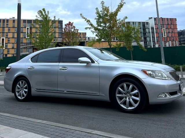 Сірий Лексус ЛС, об'ємом двигуна 4.6 л та пробігом 220 тис. км за 11000 $, фото 1 на Automoto.ua