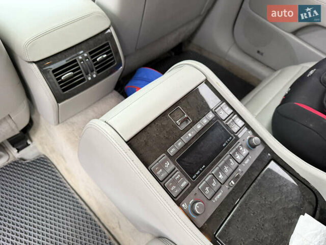 Серый Лексус ЛС, объемом двигателя 4.61 л и пробегом 216 тыс. км за 12800 $, фото 45 на Automoto.ua