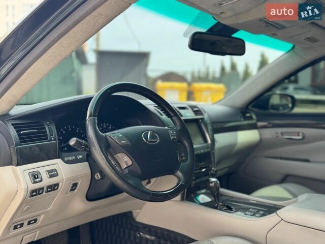 Сірий Лексус ЛС, об'ємом двигуна 4.97 л та пробігом 328 тис. км за 10500 $, фото 8 на Automoto.ua