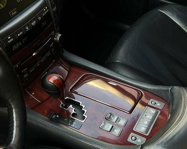 Сірий Лексус ЛС, об'ємом двигуна 4.61 л та пробігом 220 тис. км за 11500 $, фото 10 на Automoto.ua