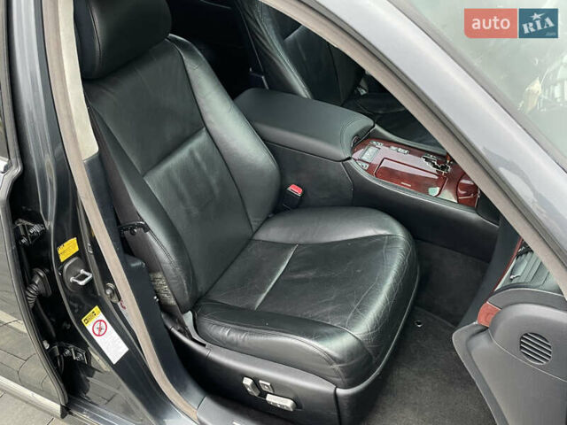 Серый Лексус ЛС, объемом двигателя 4.6 л и пробегом 195 тыс. км за 9950 $, фото 29 на Automoto.ua