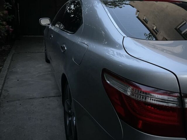 Серый Лексус ЛС, объемом двигателя 4.6 л и пробегом 190 тыс. км за 10499 $, фото 6 на Automoto.ua