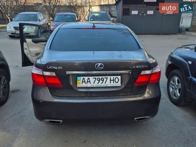 Серый Лексус ЛС, объемом двигателя 5 л и пробегом 280 тыс. км за 15999 $, фото 1 на Automoto.ua