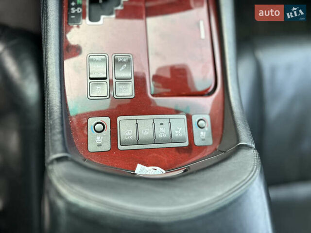 Серый Лексус ЛС, объемом двигателя 4.99 л и пробегом 220 тыс. км за 7000 $, фото 13 на Automoto.ua