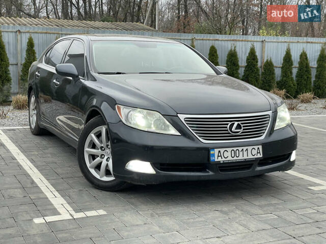 Серый Лексус ЛС, объемом двигателя 4.6 л и пробегом 195 тыс. км за 9950 $, фото 1 на Automoto.ua