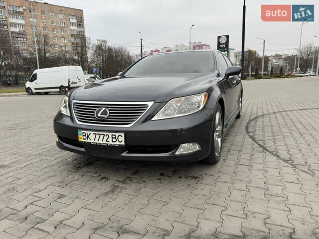 Серый Лексус ЛС, объемом двигателя 4.6 л и пробегом 116 тыс. км за 11700 $, фото 1 на Automoto.ua