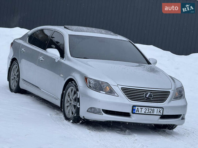 Серый Лексус ЛС, объемом двигателя 4.61 л и пробегом 240 тыс. км за 8500 $, фото 13 на Automoto.ua