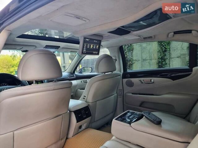 Серый Лексус ЛС, объемом двигателя 4.97 л и пробегом 237 тыс. км за 16999 $, фото 62 на Automoto.ua