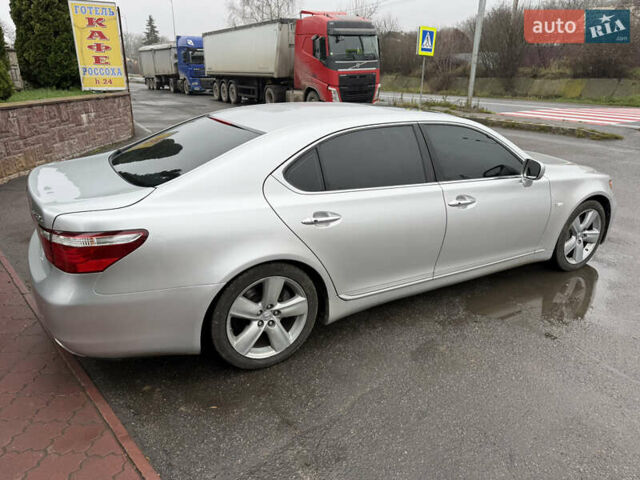 Серый Лексус ЛС, объемом двигателя 4.61 л и пробегом 216 тыс. км за 12800 $, фото 26 на Automoto.ua