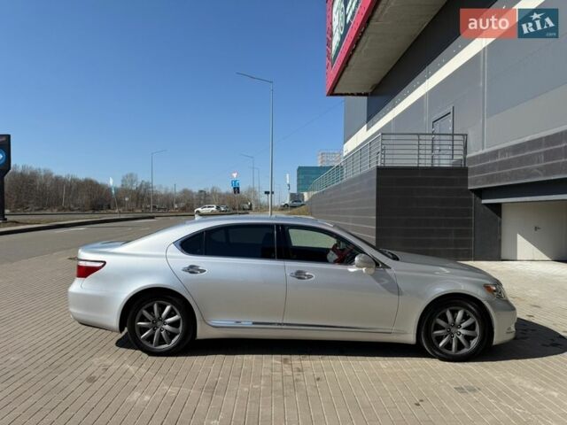 Сірий Лексус ЛС, об'ємом двигуна 4.61 л та пробігом 274 тис. км за 11500 $, фото 18 на Automoto.ua