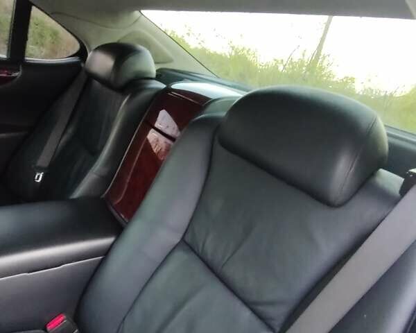 Серый Лексус ЛС, объемом двигателя 5 л и пробегом 380 тыс. км за 13900 $, фото 10 на Automoto.ua