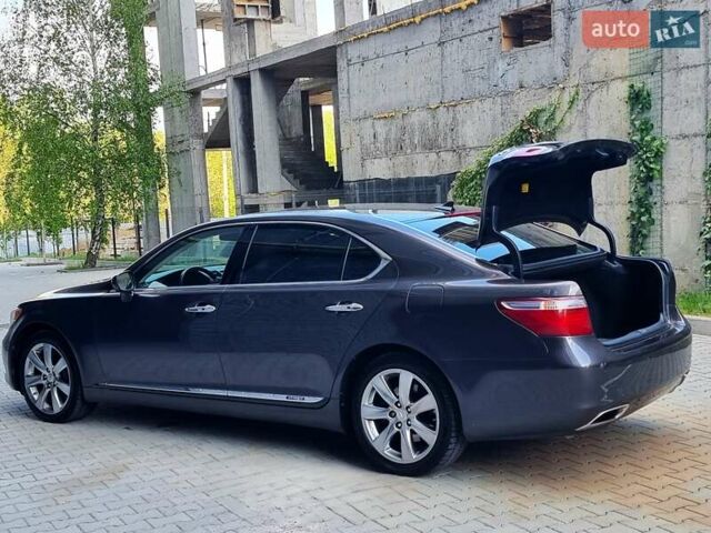 Серый Лексус ЛС, объемом двигателя 4.97 л и пробегом 237 тыс. км за 16999 $, фото 101 на Automoto.ua