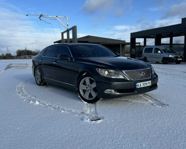 Серый Лексус ЛС, объемом двигателя 4.6 л и пробегом 183 тыс. км за 9700 $, фото 10 на Automoto.ua