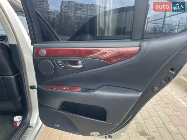 Сірий Лексус ЛС, об'ємом двигуна 4.61 л та пробігом 200 тис. км за 8500 $, фото 20 на Automoto.ua