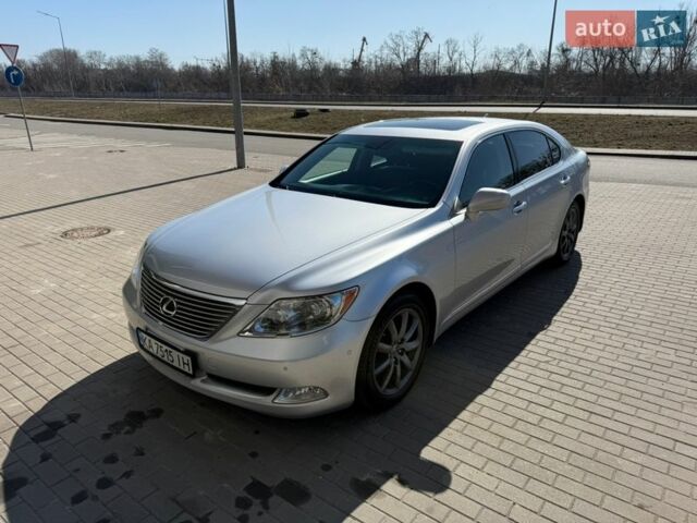 Сірий Лексус ЛС, об'ємом двигуна 4.61 л та пробігом 274 тис. км за 11500 $, фото 25 на Automoto.ua