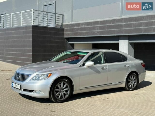Сірий Лексус ЛС, об'ємом двигуна 4.61 л та пробігом 274 тис. км за 11500 $, фото 9 на Automoto.ua