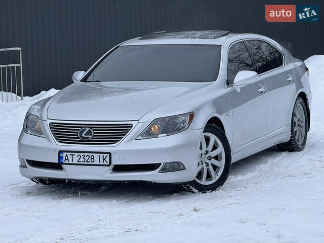 Серый Лексус ЛС, объемом двигателя 4.61 л и пробегом 240 тыс. км за 8500 $, фото 1 на Automoto.ua