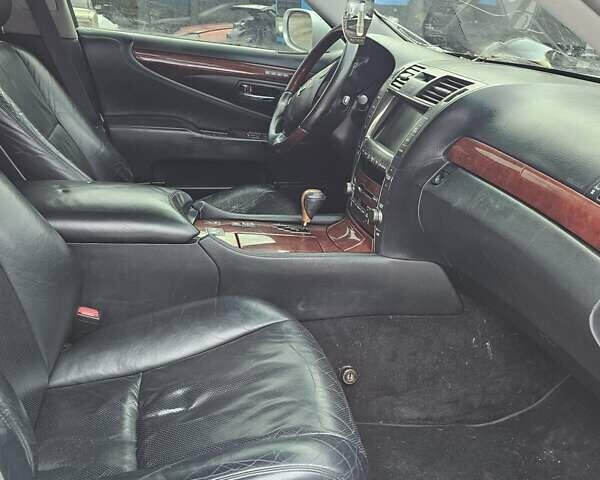 Серый Лексус ЛС, объемом двигателя 4.61 л и пробегом 180 тыс. км за 5000 $, фото 9 на Automoto.ua