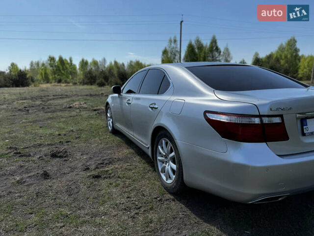 Серый Лексус ЛС, объемом двигателя 4.61 л и пробегом 166 тыс. км за 12500 $, фото 8 на Automoto.ua