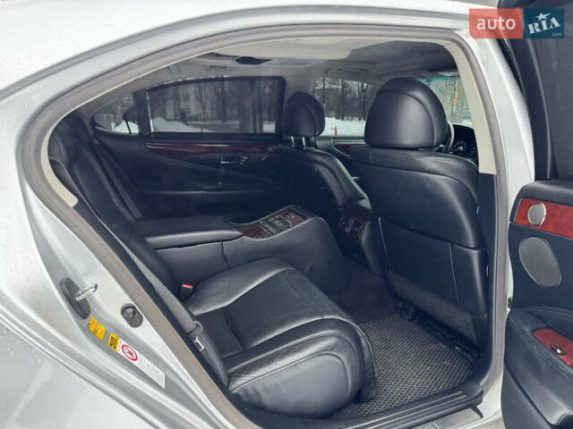 Серый Лексус ЛС, объемом двигателя 4.61 л и пробегом 240 тыс. км за 8500 $, фото 51 на Automoto.ua