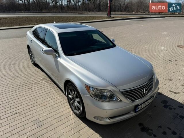 Сірий Лексус ЛС, об'ємом двигуна 4.61 л та пробігом 274 тис. км за 11500 $, фото 13 на Automoto.ua